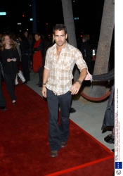 Колин Фаррелл (Colin Farrell) premiere "The Truth About Charlie" 15.10.2002 "Rexfeatures" (6xHQ) 7zRc4bja